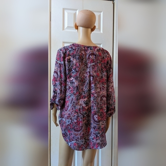 Pre-owned stylish red white and black and a touch of purple 3/4 sleeve shirt T3W - Picture 2 of 4